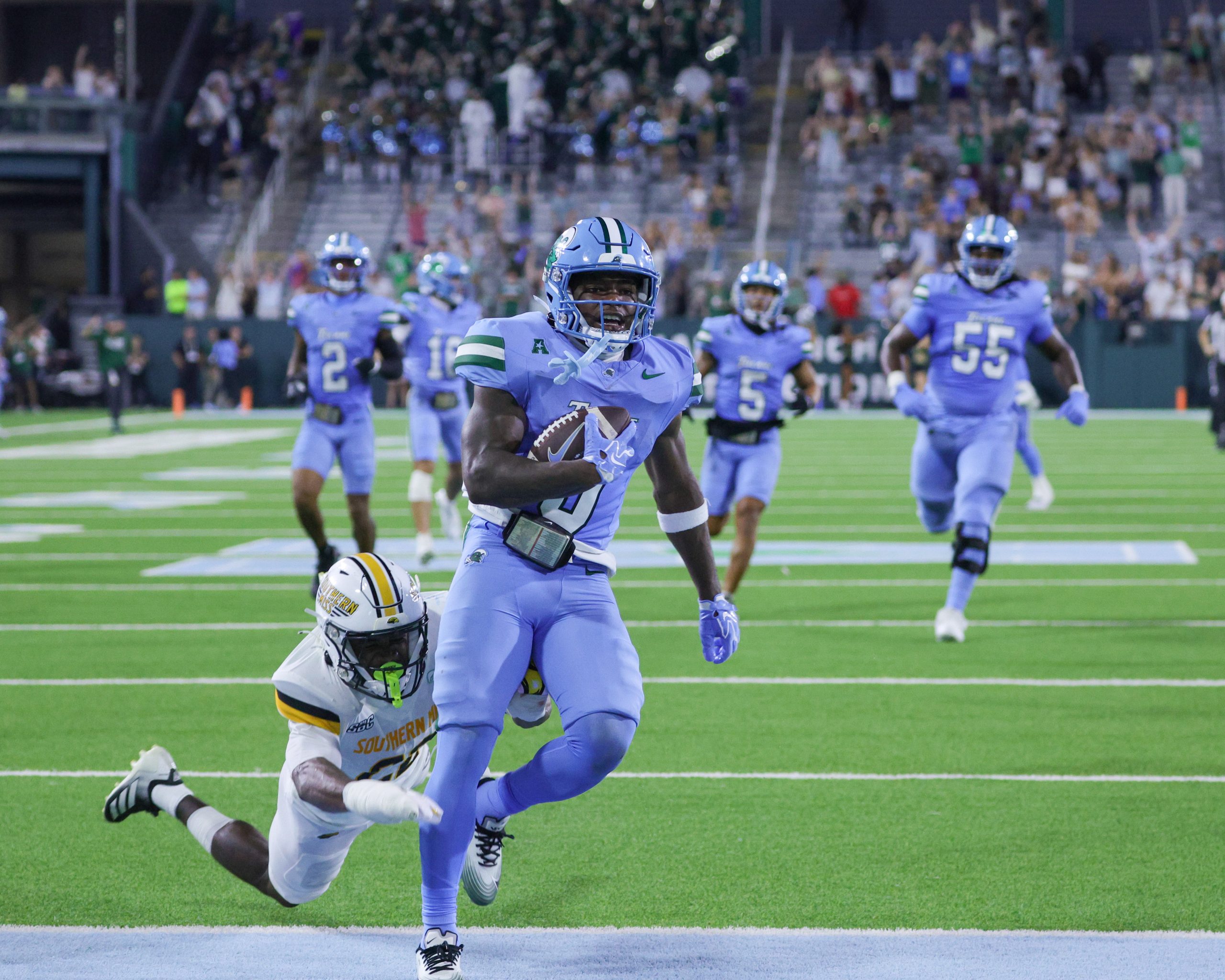 GROUND GAME AND DEFENSE SEALS THE DEAL FOR GREEN WAVE vs GOLDEN EAGLES