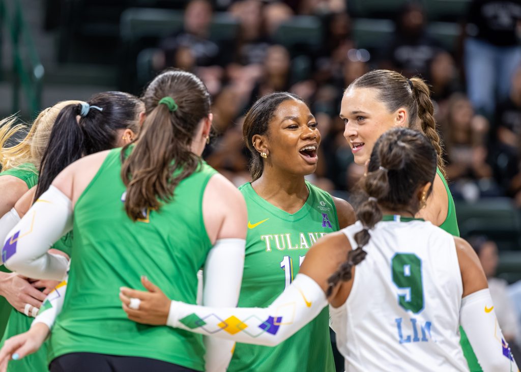 TULANE VOLLEYBALL DOMINATES UNO IN 3-0 SWEEP
