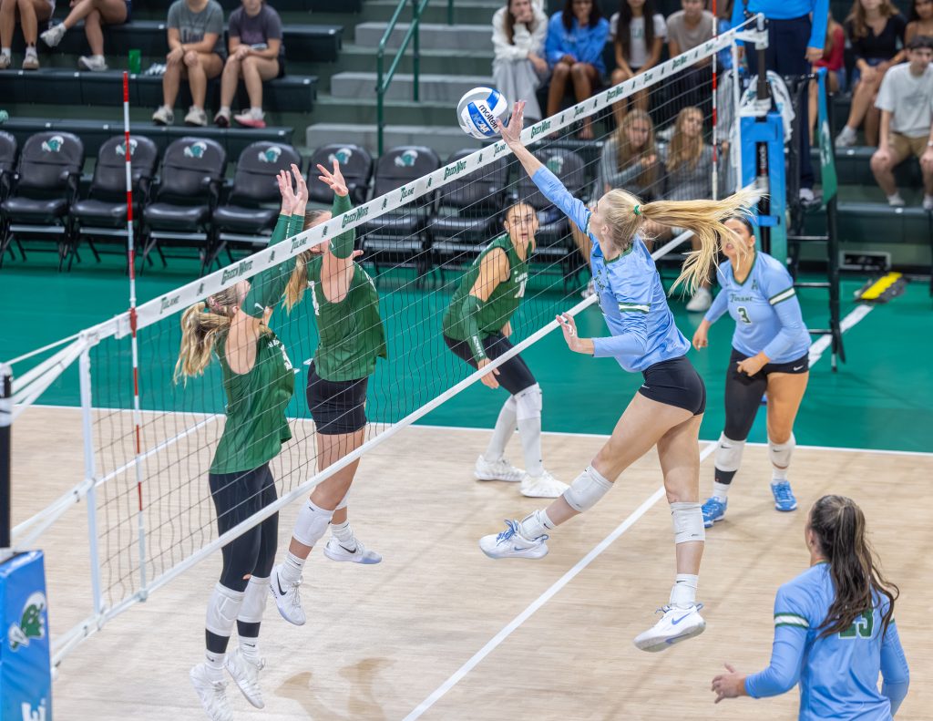 Green Wave Surges Past 49ers as Burks’ Masterclass Powers Tulane to Ninth Straight Victory